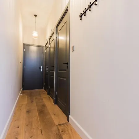 Apartment Excellent Listing 'shiraz' The Hague