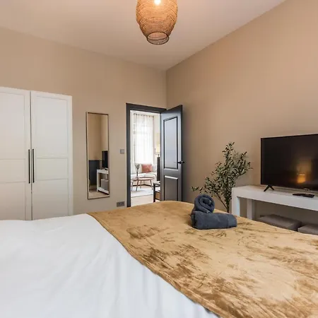 Excellent Listing 'shiraz' Apartment