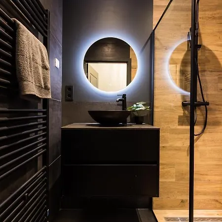 Excellent Listing 'shiraz' Apartment