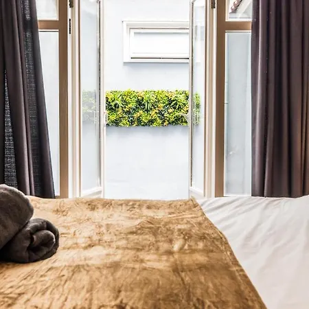 Excellent Listing 'shiraz' Apartment The Hague